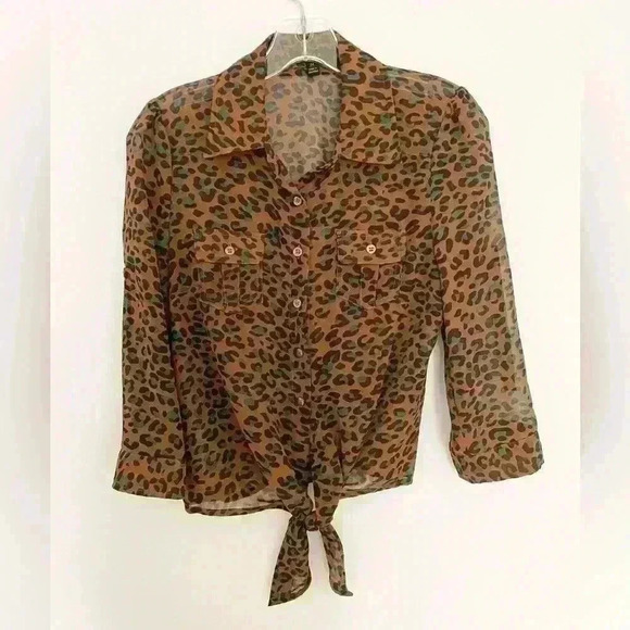 Women’s Size Medium Green Brown Leopard Crop Top Button Down Light Weight - Picture 3 of 5